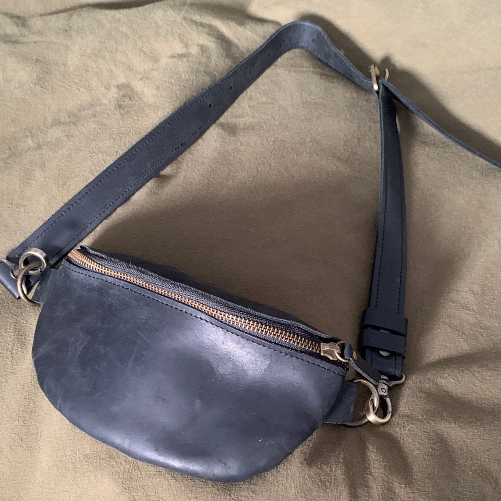 Women's Black Leather Crossbody Belt Bag